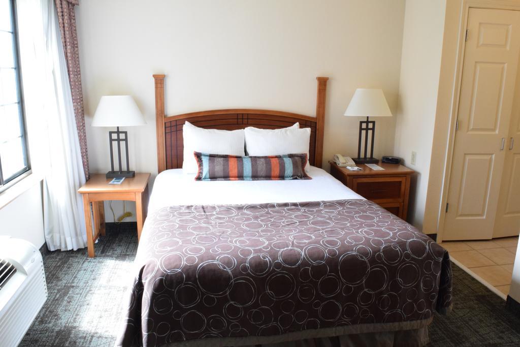 Staybridge West - Energy Corridor By Ihg 3*